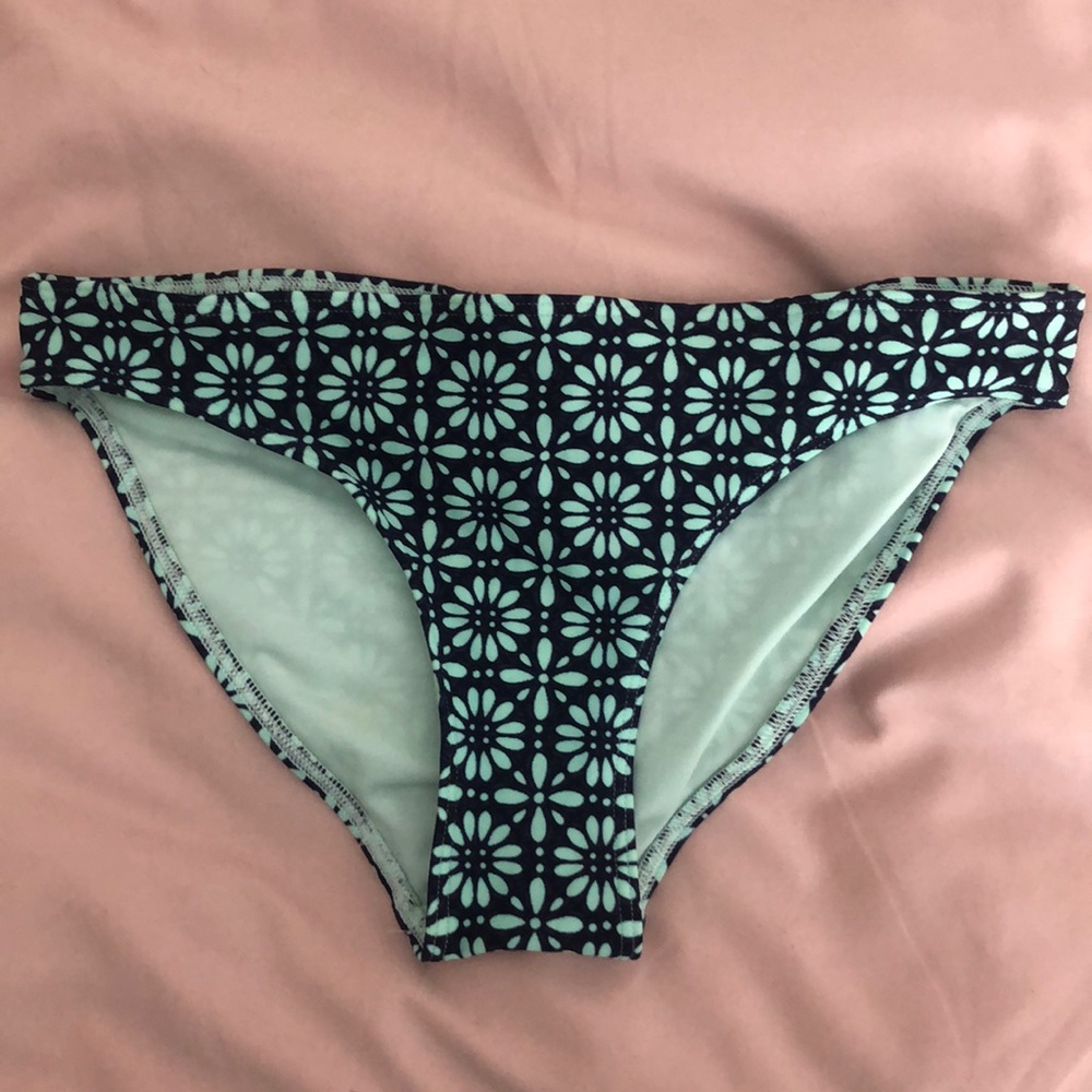 Size xs bikini bottoms